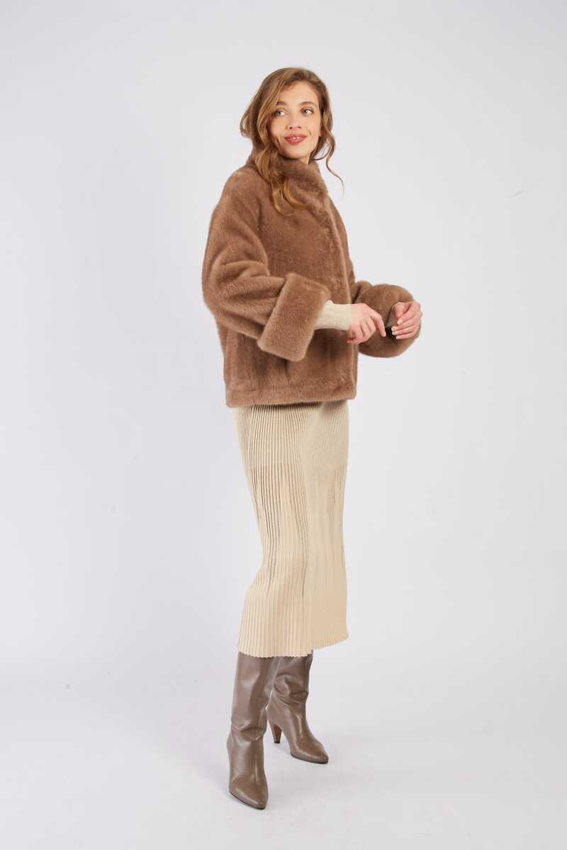 CHAQUETA CORTA RAPHIA COLOR MARRÓN 2